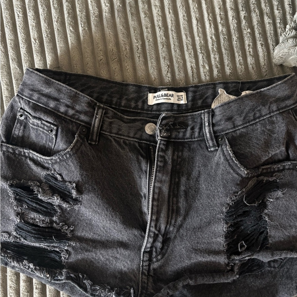 Pull&Bear Women's Black Distressed Jeans
